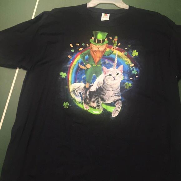St. Patrick's Day Cat Leprechaun Riding Cat Unicorn - Men’s XL - NEW - Picture 1 of 3